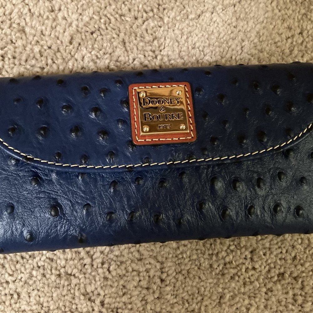 Dooney & Bourke Continental Wallet